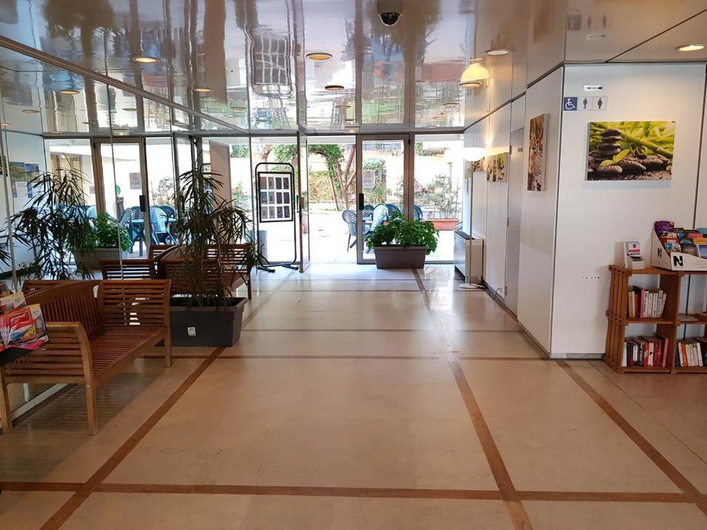 Апартаменты Centre Juan Les Pins Экстерьер фото